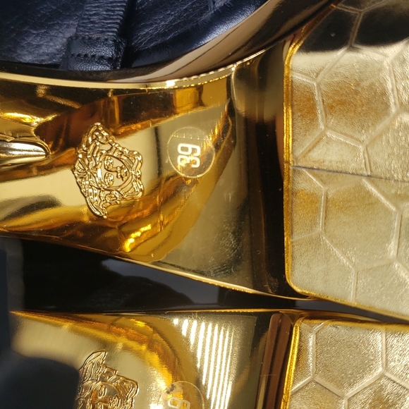 Versace size 39 color black leather 100% Authentic - Picture 14 of 17